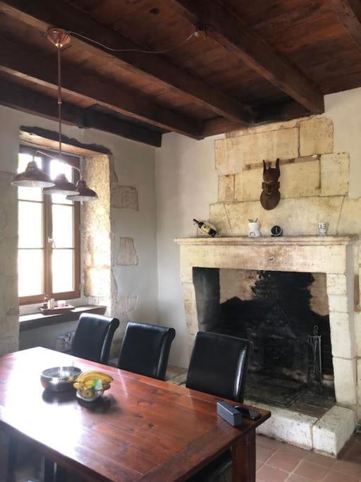 Gite De L'Edelinie Nanteuil-Auriac-de-Bourzac エクステリア 写真
