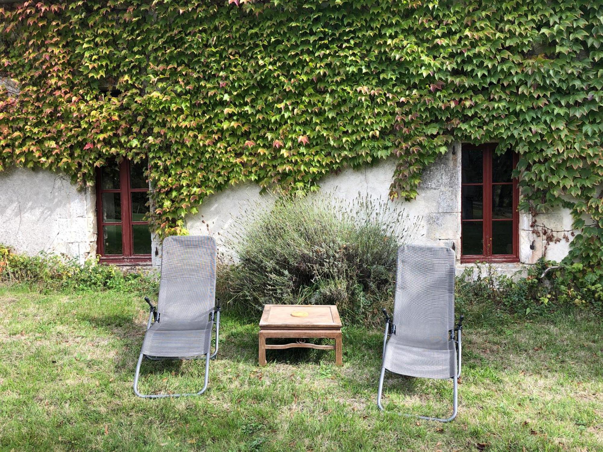 Gite De L'Edelinie Nanteuil-Auriac-de-Bourzac エクステリア 写真